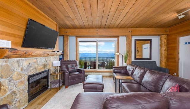 Big White Basecamp | Slope Access + Modern Comfort