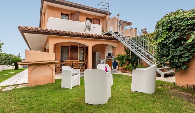 Bijou Holiday Home