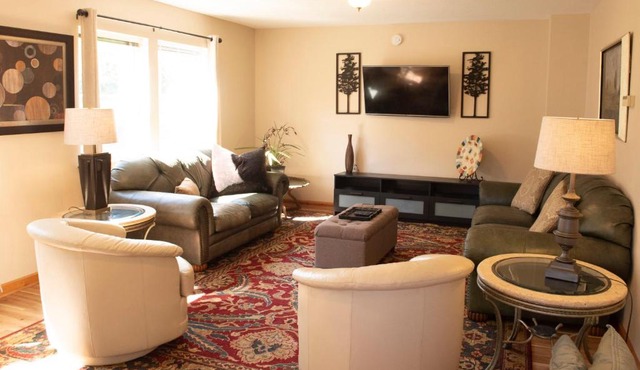 Biker Hiker friendly 3 bedroom by Strouds Run State Park