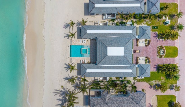 Bimini Beach Bungalows; Luxurious Oceanfront 6-bed 12 bed Estate - private beach