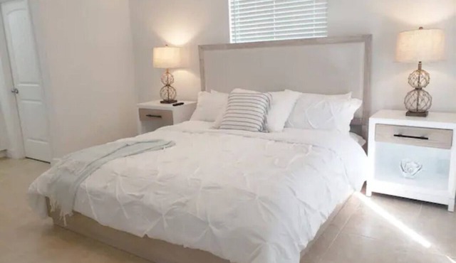 Bimini Dreams, Steps from the Beach, optional Golf Cart rent