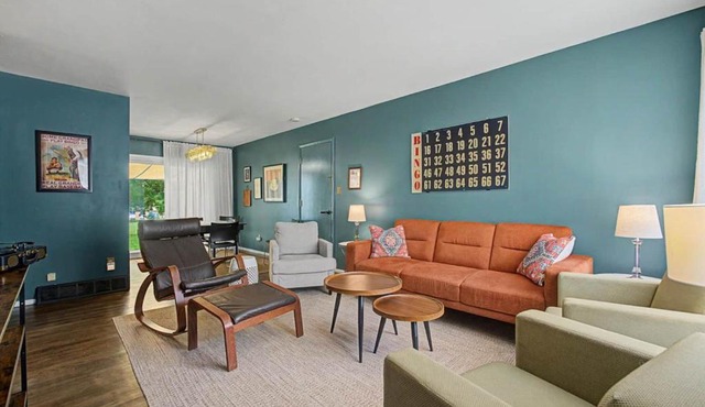 BINGO home with King Beds & Lower Game Room WPAFB
