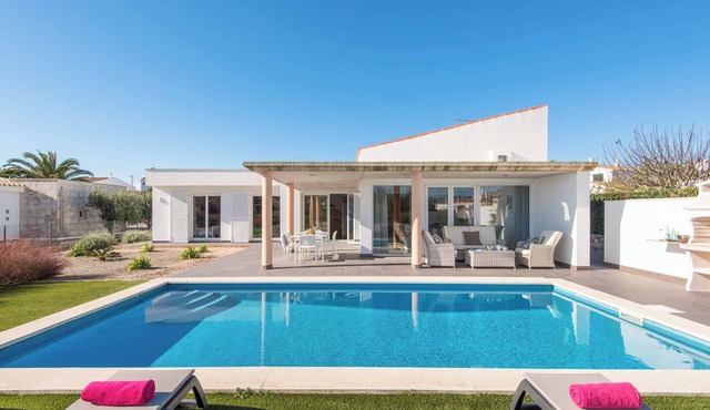 Binirubi - Four Bedroom Villa, Sleeps 7