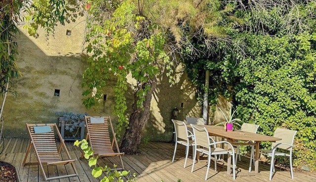 Bioclimatic architect's house in Cadenet