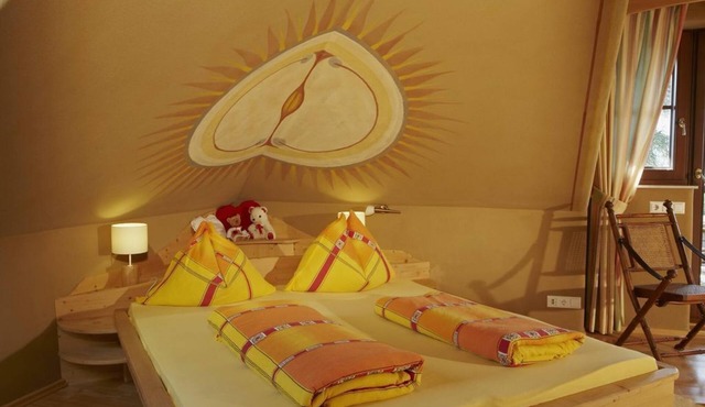 Bionest IV - Lehmbaudach-familienzimmer mit Balko - Biolandhaus Arche