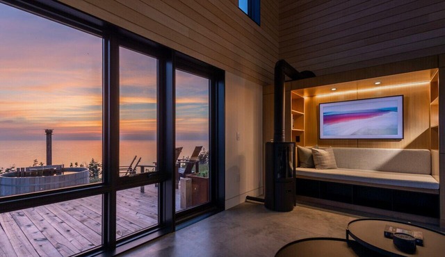 Birch - Luxury Oceanview Cottage with Hot Tub & Private Beach Access near Cabot Trail