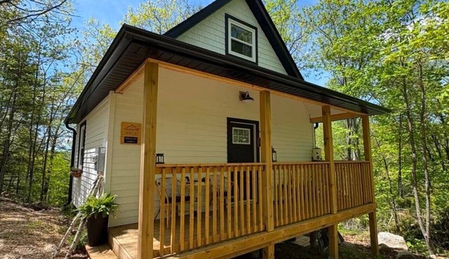 Birchcliff Retreats - Birchside Cabin -A-
