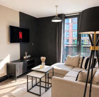 Birmingham City Centre Flat Chinatown, Balcony, Free Parking & Fast WiFi