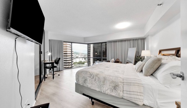 Bishop Suites @ Executive Centre, Mountain View Suite #3709, Downtown Honolulu