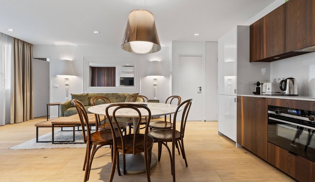 Bistrot, 2BR/2BA, 6 people