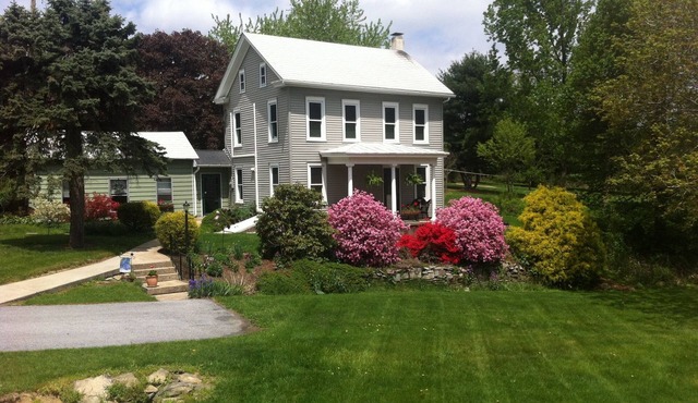 Bittersweet Guest House Nestled In The Hills Of Pennsylvania Dutch Country