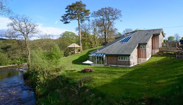 Black Burn Lodge