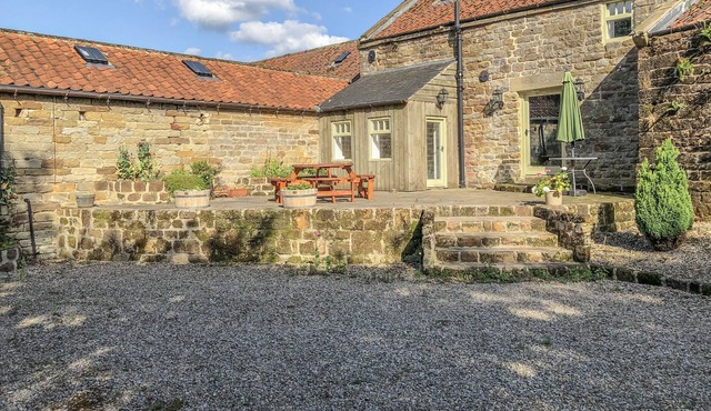 BLACK CAT COTTAGE, pet friendly, luxury holiday cottage in Helmsley