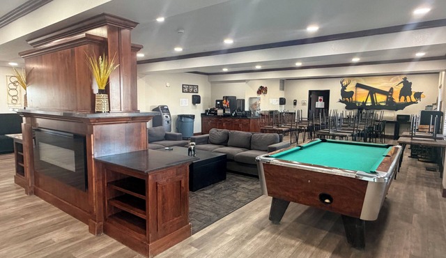 Black Gold Suites Stanley