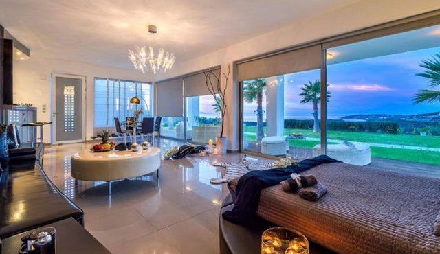 Black Pearl Suite(2-4 Persons)