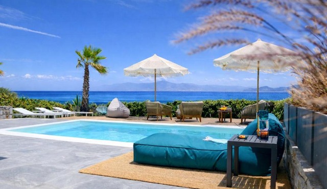 Black Pearl Villa - Sea Front