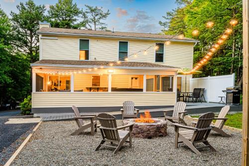 Blakeslee Getaway with private hot tub