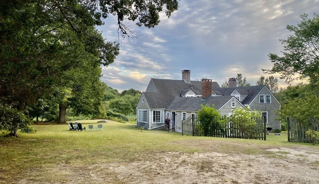 Blissful paradise on 11 acres with lovely views, private beach and tennis court