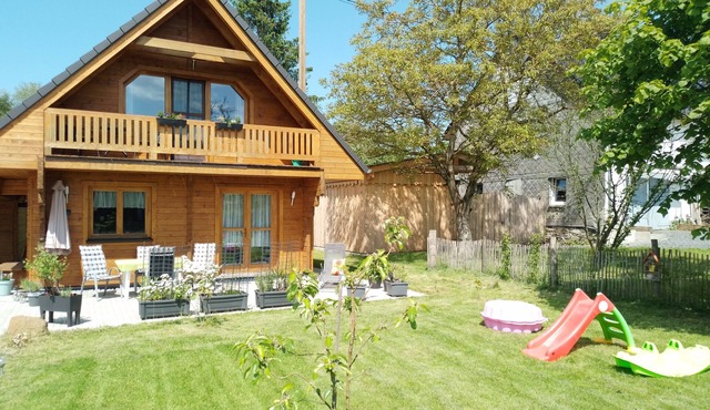 Blockbohlenhaus "steiner Lodge"
