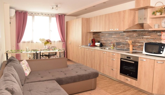 Blom Airport Apartment