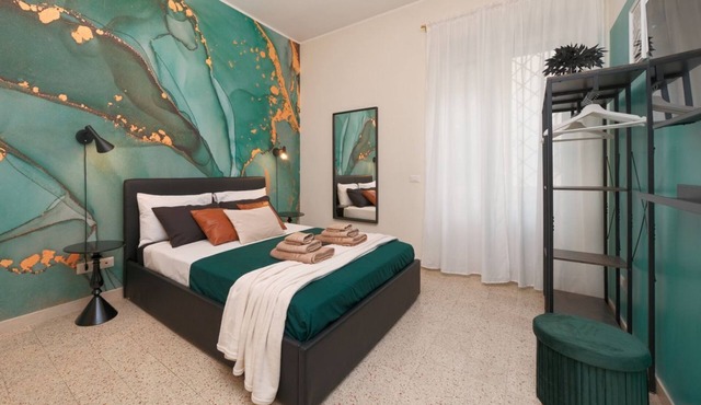 Blonde Iris | Spacious Apartment near Piazza Mazzini