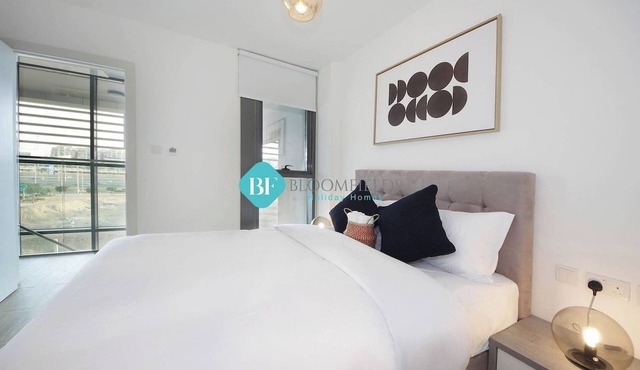 Bloomfields Luxury 2BR Duplex in Raha Lofts
