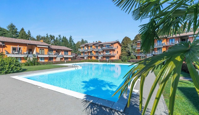 Blu Oltrelago Pool & Lake, Leggiuno, Italy