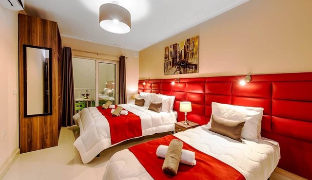 Blue 1: Two-Bedroom Apartment in St. Julian's