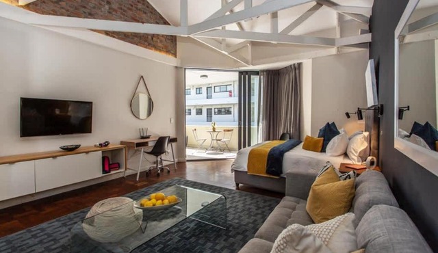 Blue Beach Studio close to sea in Sea Point 45BW