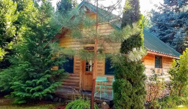 Blue Gate Cottage on the Rogue River