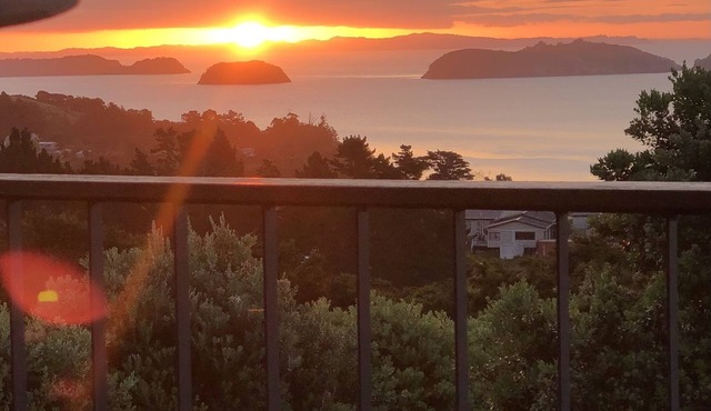 Blue Haven - Stunning Views/Private/Pet Friendly/With Self Contained Cabin/Wi-Fi