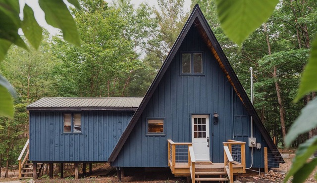 Blue Hour A-Frame: Modern Boho Escape w/ Hot Tub