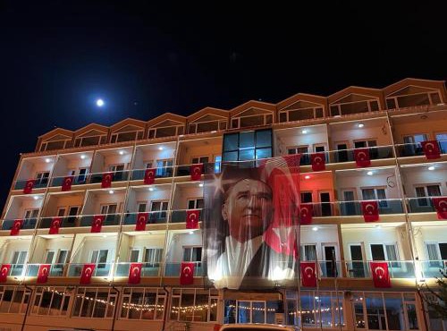 Blue Lake Otel