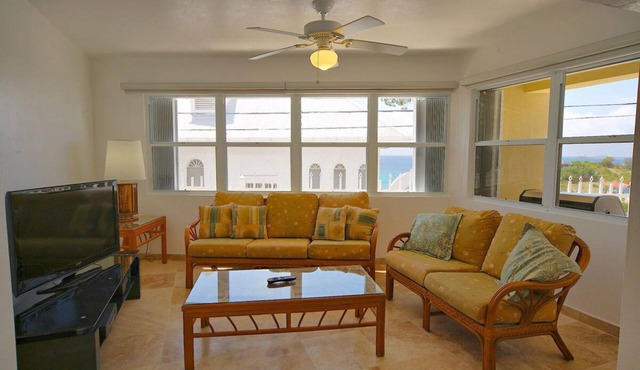 Blue Marlin Villa-Nice short walk to Cruz Bay perfect for two! A/C !