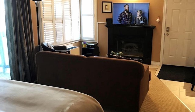 Blue Mountain Condo. The perfect staycation!