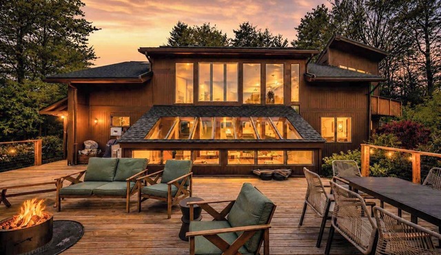 Blue Mountain Retreat | Sunset Views | Fire Pit