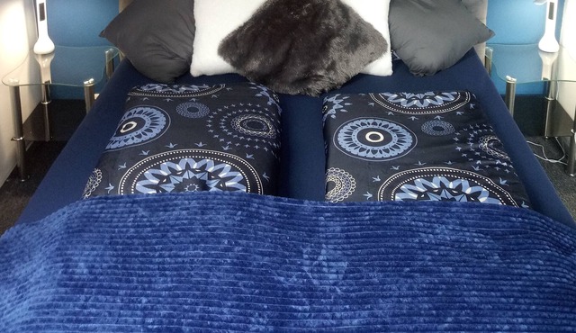 Blue Oasis apartment, live - dream - feel good with massage chair & Netflix
