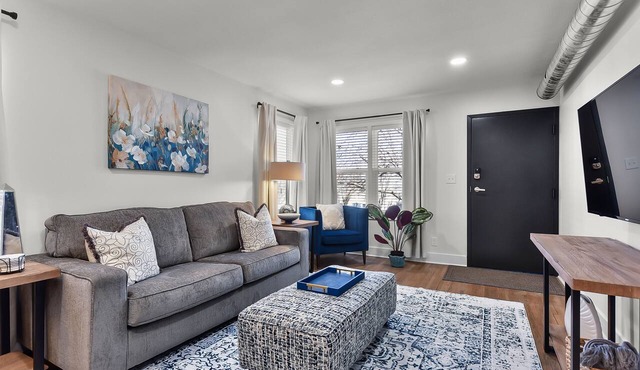 Blue Oasis: Modern 1-Bed Retreat Apt 1
