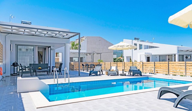 Blue oyster Beachfront villa, No car needed 5