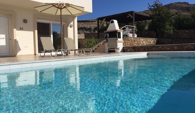 Blue Ray villa Private Pool and Great Sea Views. EOT licenced Lindos/Pefkos