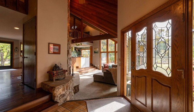 Blue Rider Ranch: 10 min to UO
