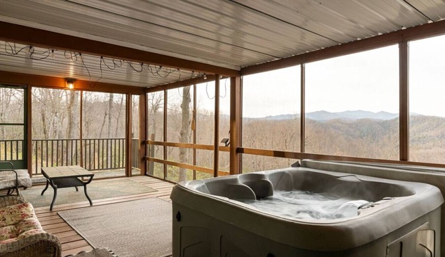 Blue Ridge Retreat, Hot Tub, Fireplace & Mountain Views