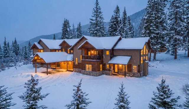 Blue River Escape | Hot Tub, Views & Game Room