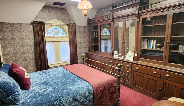 Blue Room at the Feitshans House