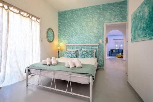 Blue Violet Apartment