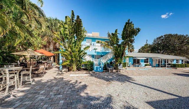 Blue Water Beachside villa 3