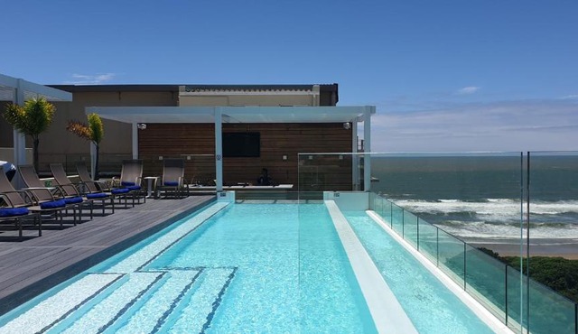 Blue Waters Hotel