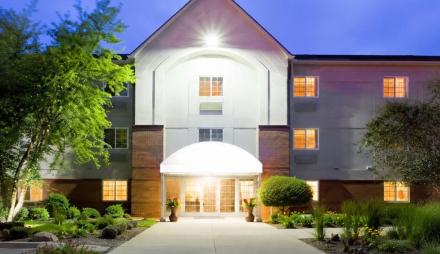 Blue Way Inn Suites Bloomington Airport