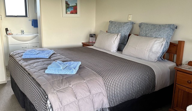 Bluebell Studio Unit in rural setting near Havelock North
