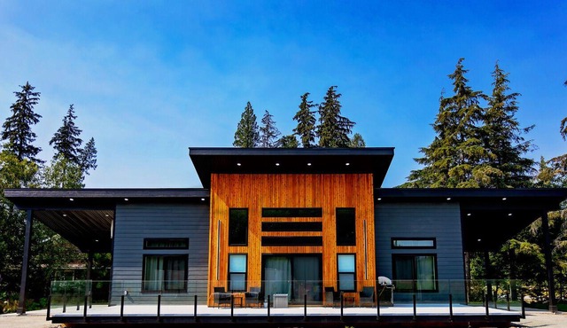 Blueberry Studio Suite 1 Bedroom executive studio in the heart of Kitimat BC